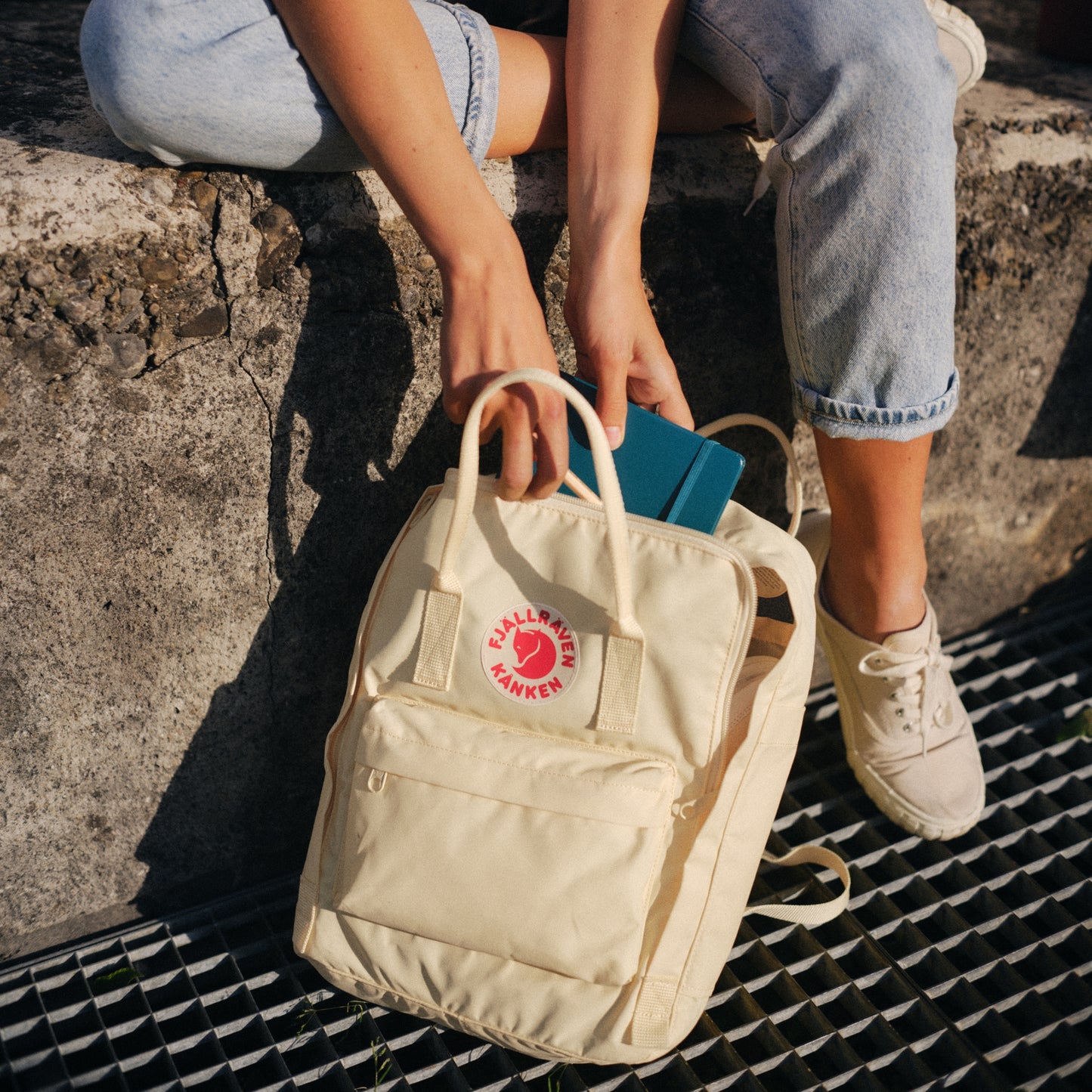 FJÄLLRÄVEN - 瑞典北極狐【狐狸袋】KÅNKEN 16L 背囊 書包 School bag outdoor backpack  23510-199 SUNSTONE ORANGE