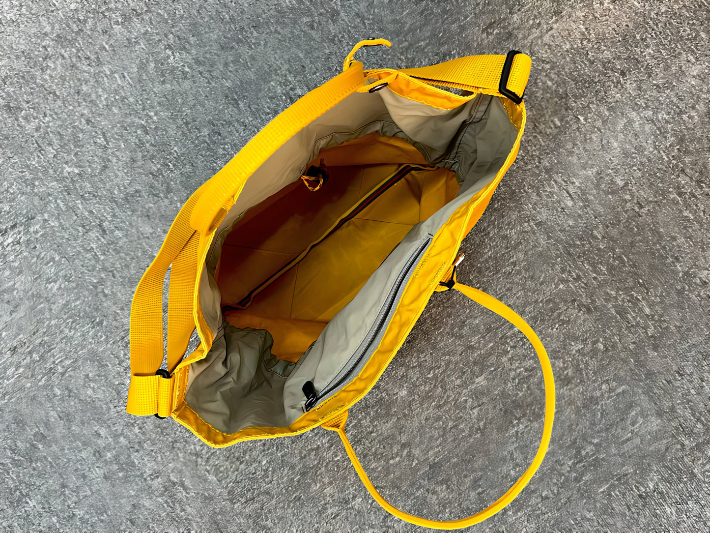 FJÄLLRÄVEN - 瑞典北極狐【狐狸袋】S/F CAVE TOTE 2024 新款 手提包 23232-160 OCHRE