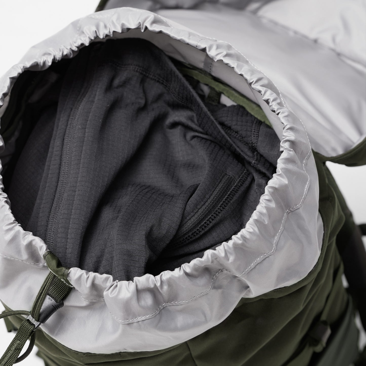 FJÄLLRÄVEN - 瑞典北極狐【狐狸袋】 SKULE TOP 26 Daypack 輕身野外背包  23350-550 BLACK