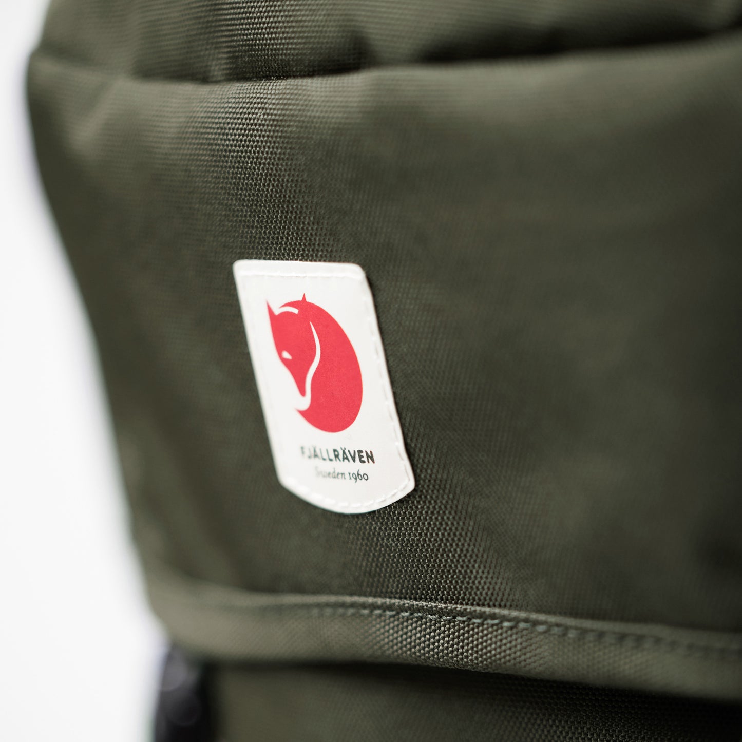 FJÄLLRÄVEN - 瑞典北極狐【狐狸袋】 SKULE TOP 26 Daypack 輕身野外背包  23350-662  DEEP FOREST