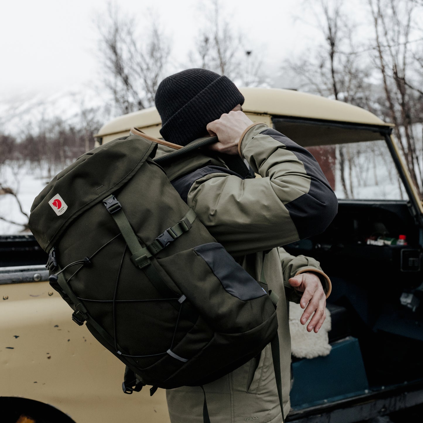 FJÄLLRÄVEN - 瑞典北極狐【狐狸袋】 SKULE TOP 26 Daypack 輕身野外背包  23350-662  DEEP FOREST